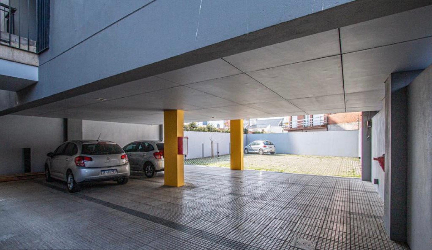 IMPECABLE 3 AMBIENTE CON COCHERA Z/PUNTA MOGOTES