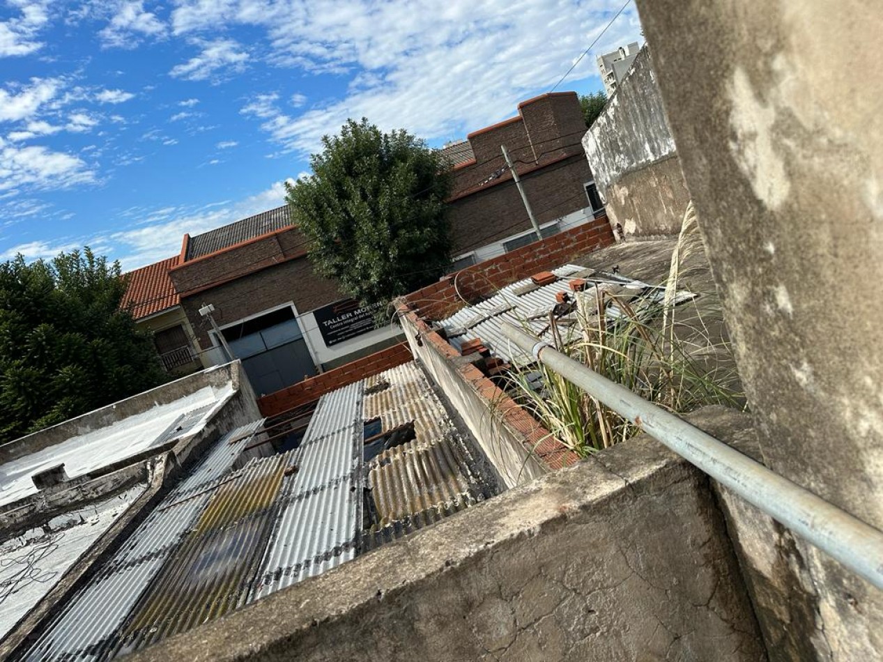 LOCAL CON CONSTRUCCION APTO PARA PROPIEDAD HORIZONTAL CON PLANOS