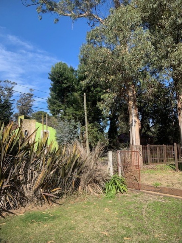 CASA DE LADRILLOS C/ 3 HAB Y PARQUE