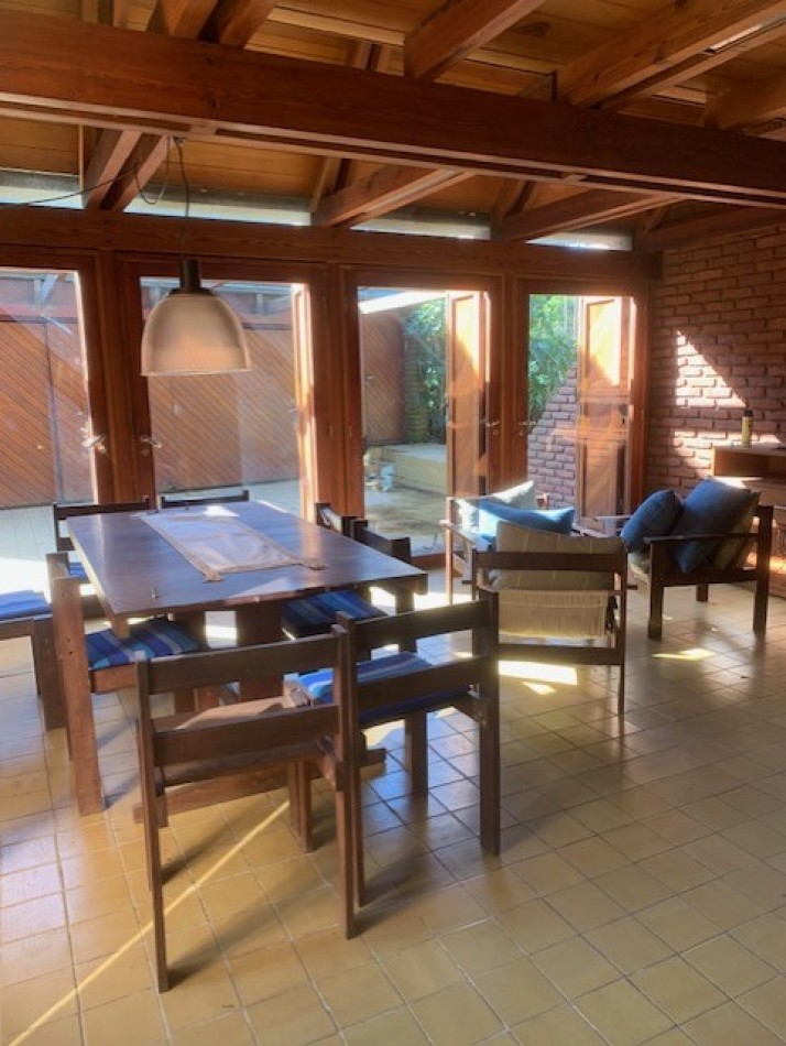 CASA DE LADRILLOS C/ 3 HAB Y PARQUE