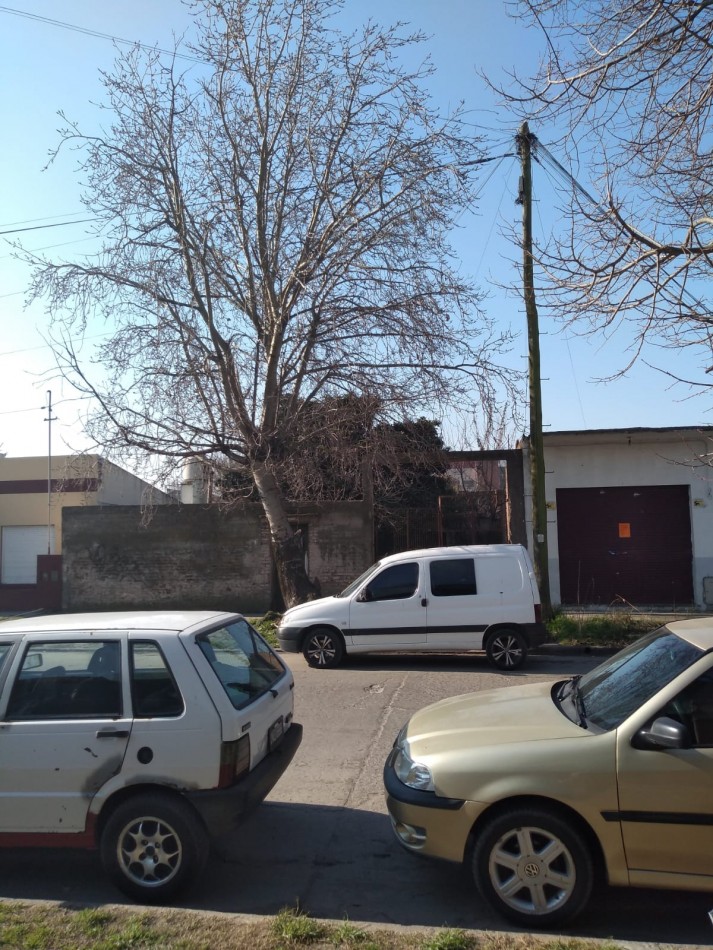 LOTE CON TODOS LOS SERVICIOS Y SOBRE ASFALTO -BARRIO 9 DE JULIO
