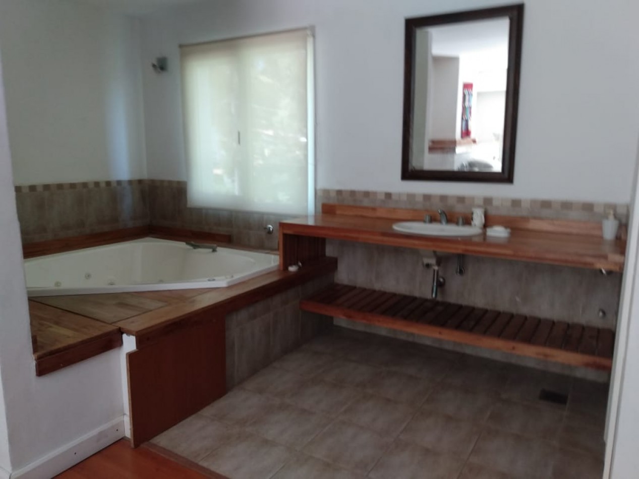 Casa con pileta , Bosque Peralta Ramos