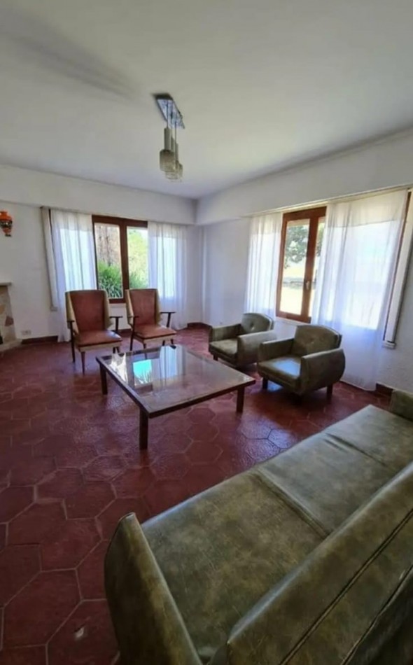 CASA QUINTA C/QUINCHO , PILETA ,CASA DE CASEROS Y GALPON -SIERRA DE LOS PADRES