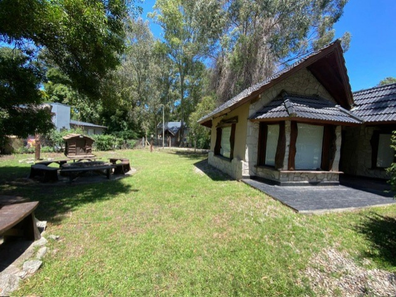 CABAÑA CON PILETA Y PARQUE-BOSQUE PERALTA RAMOS