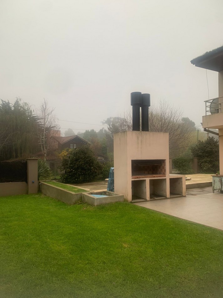 Chalet Bosque 5 Habitaciones con Pileta