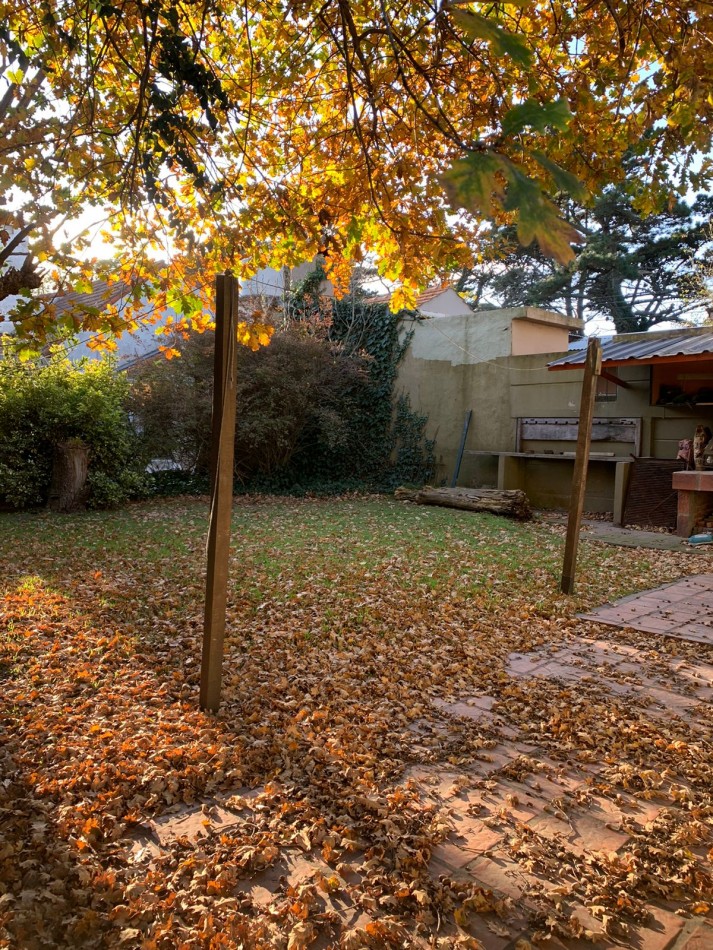 Casa 3 AMBIENTES sobre LOTE UNICO-Parque y Parrilla-TODOS LOS SERVICIOS