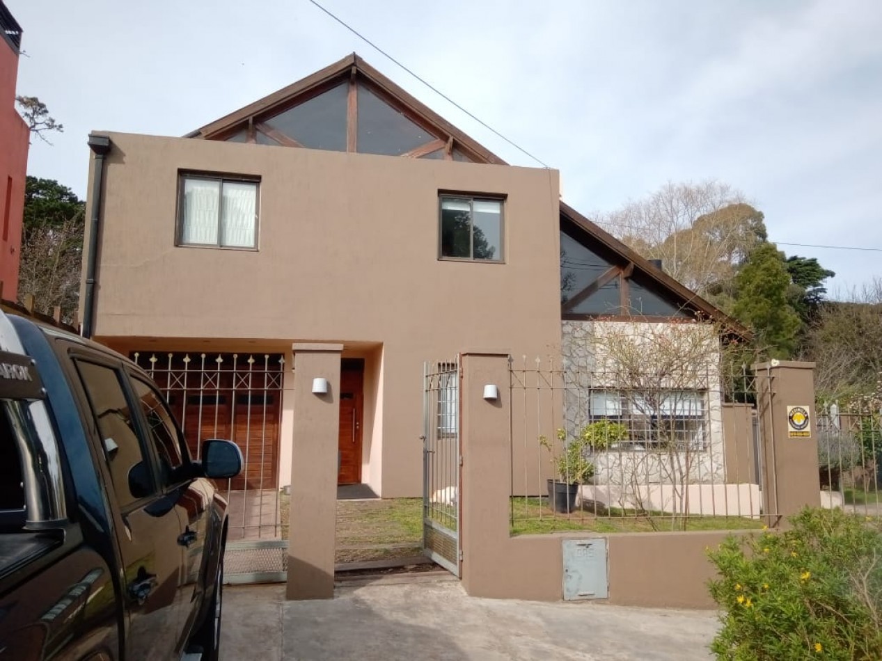 Chalet Bosque 5 Habitaciones con Pileta
