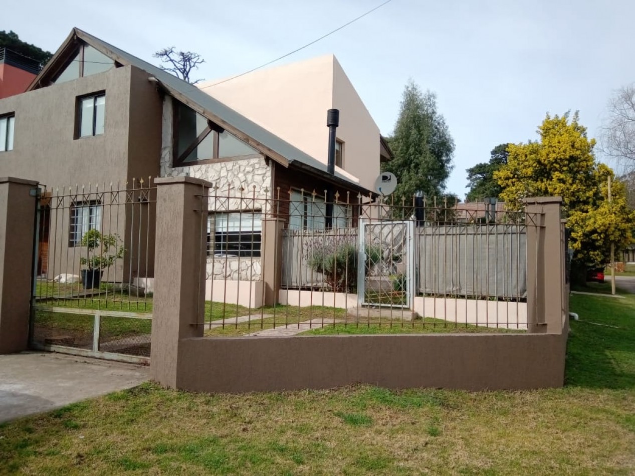 Chalet Bosque 5 Habitaciones con Pileta