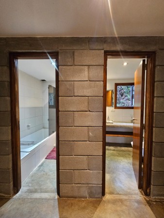 CASA CON PISCINA SOBRE DOS LOTES EN LA MEJOR ZONA DEL BOSQUE PERALTA RAMOS