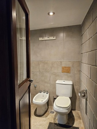 CASA CON PISCINA SOBRE DOS LOTES EN LA MEJOR ZONA DEL BOSQUE PERALTA RAMOS