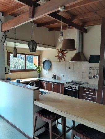 CASA CON PISCINA SOBRE DOS LOTES EN LA MEJOR ZONA DEL BOSQUE PERALTA RAMOS