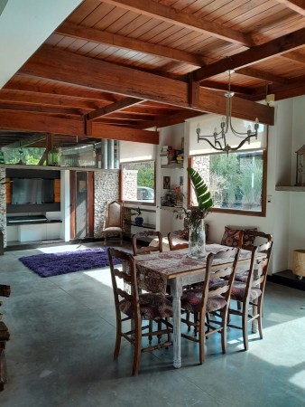 CASA CON PISCINA SOBRE DOS LOTES EN LA MEJOR ZONA DEL BOSQUE PERALTA RAMOS