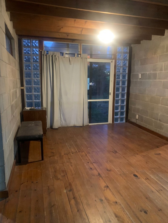 CASA DE BLOQUES CON 2 hab. y 2 baños.-BOSQUE PERALTA RAMOS- ALQUILER 24 meses