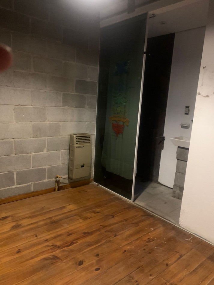 CASA DE BLOQUES CON 2 hab. y 2 baños.-BOSQUE PERALTA RAMOS- ALQUILER 24 meses