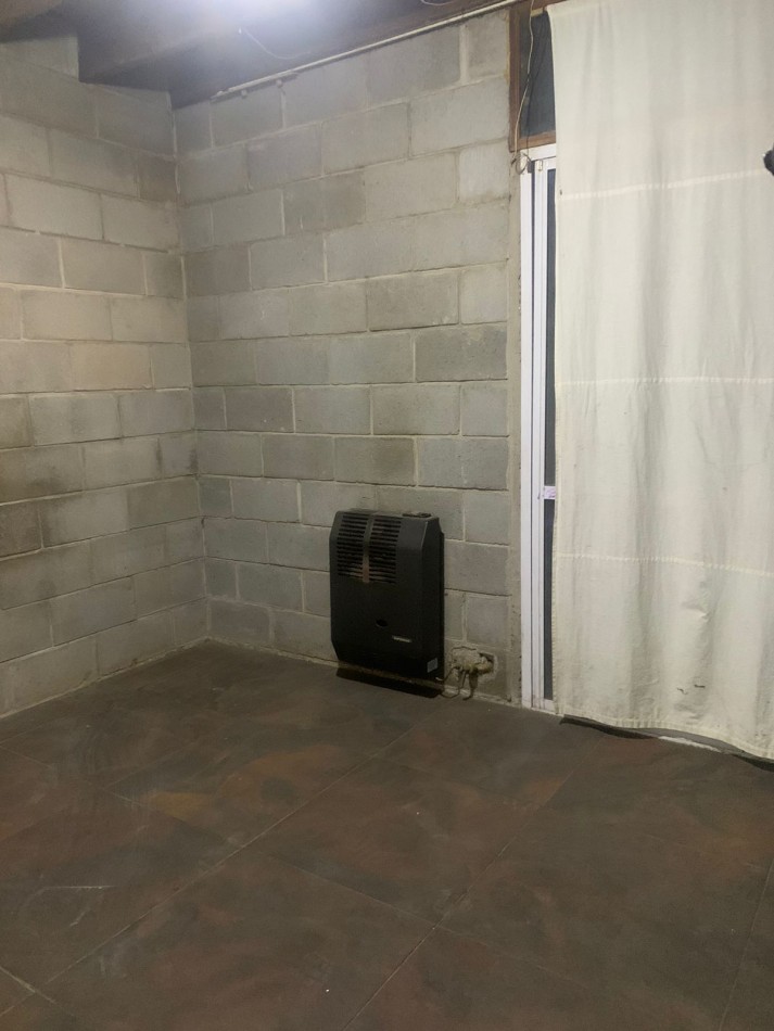 CASA DE BLOQUES CON 2 hab. y 2 baños.-BOSQUE PERALTA RAMOS- ALQUILER 24 meses