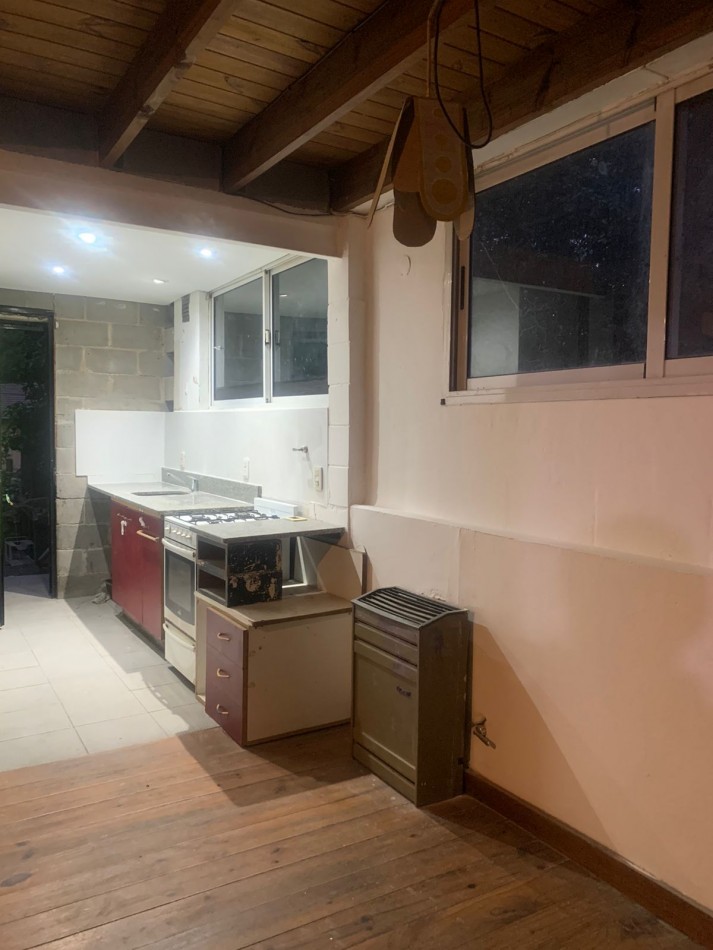 CASA DE BLOQUES CON 2 hab. y 2 baños.-BOSQUE PERALTA RAMOS- ALQUILER 24 meses