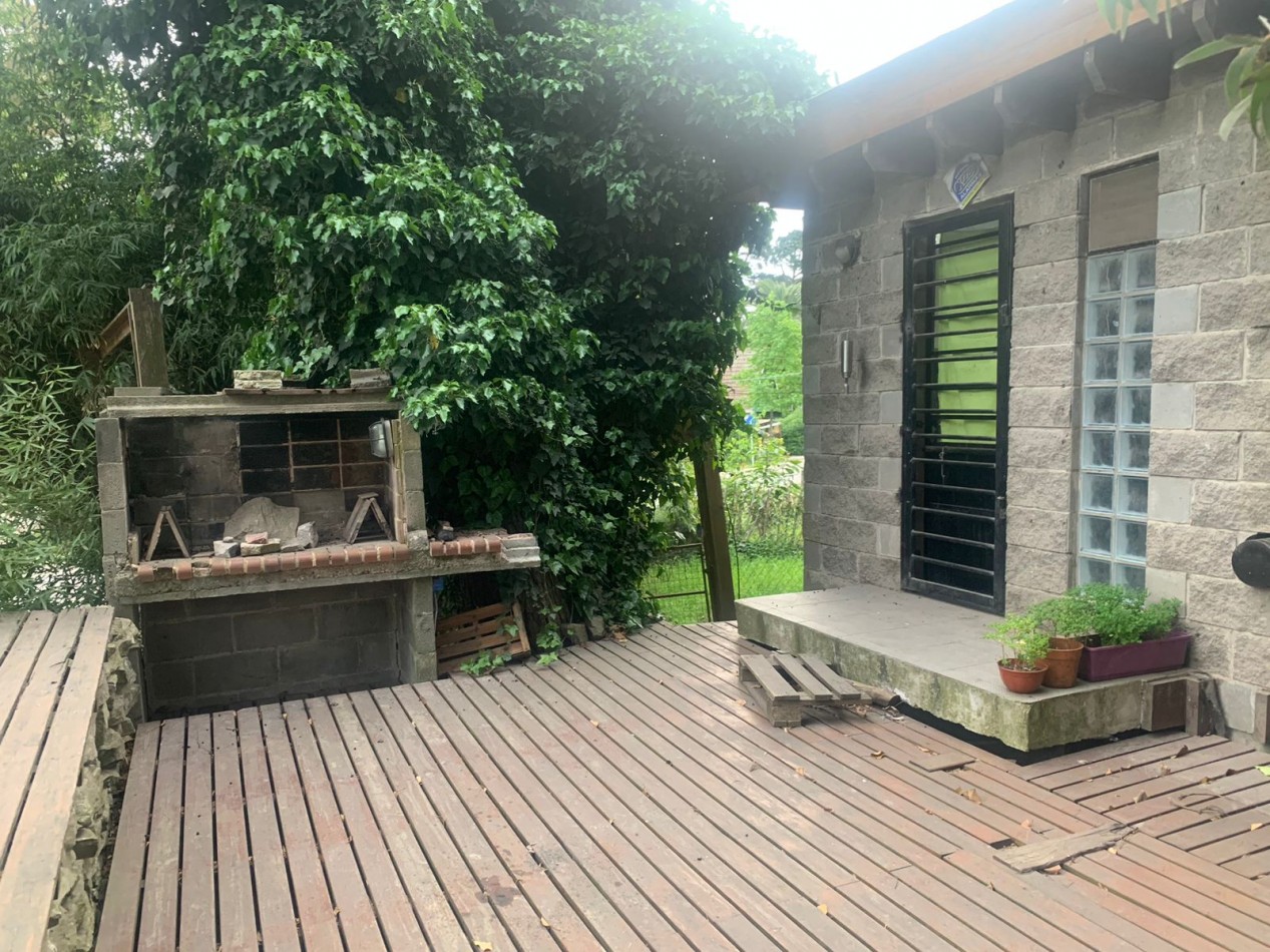 CASA DE BLOQUES CON 2 hab. y 2 baños.-BOSQUE PERALTA RAMOS- ALQUILER 24 meses