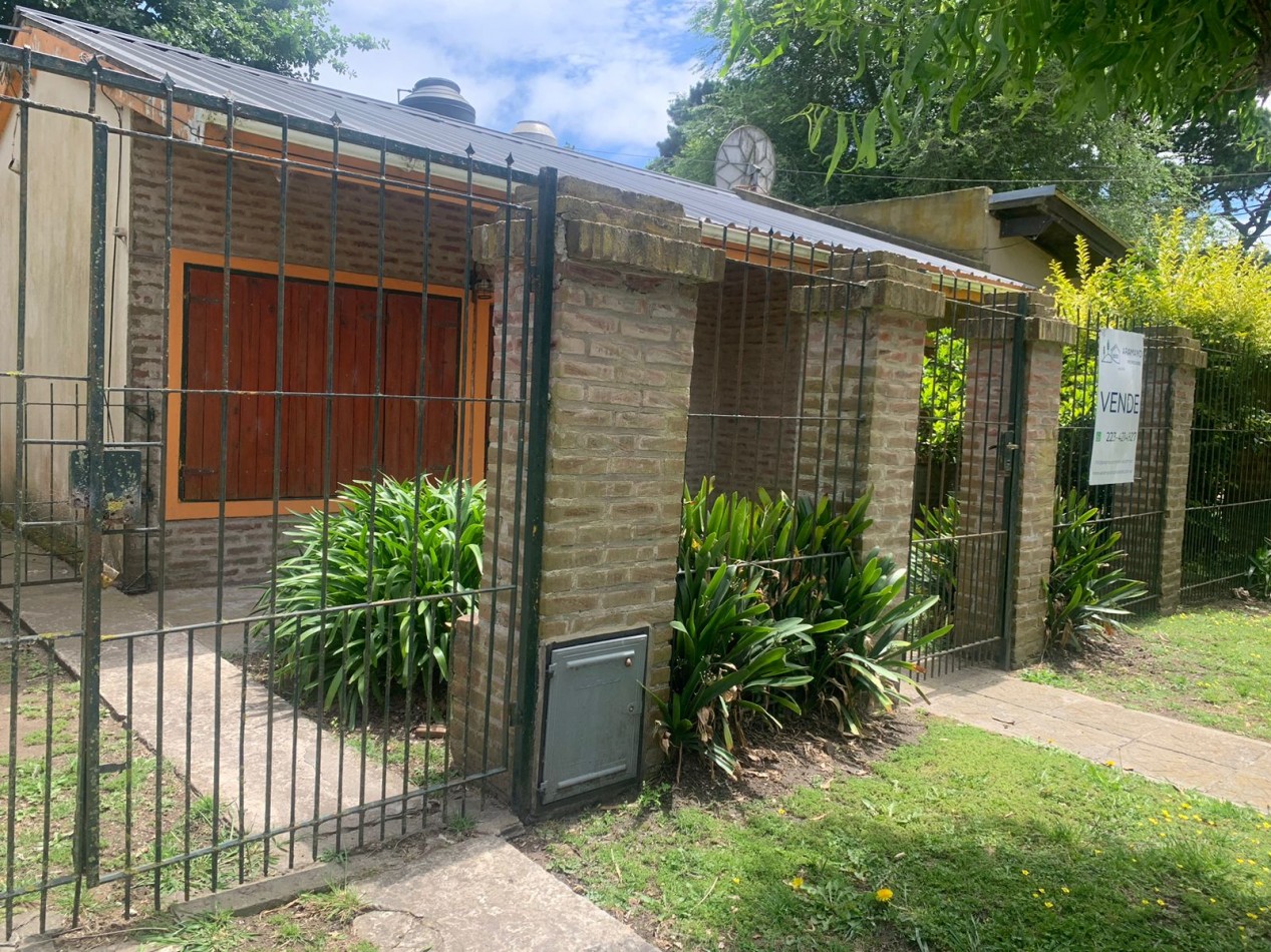 Casa 3 AMBIENTES sobre LOTE UNICO-Parque y Parrilla-TODOS LOS SERVICIOS