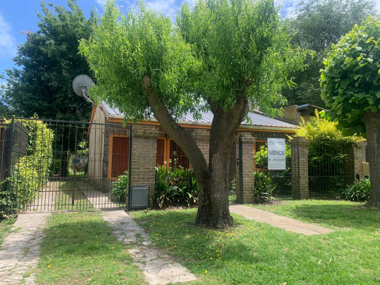 Casa 3 AMBIENTES sobre LOTE UNICO-Parque y Parrilla-TODOS LOS SERVICIOS