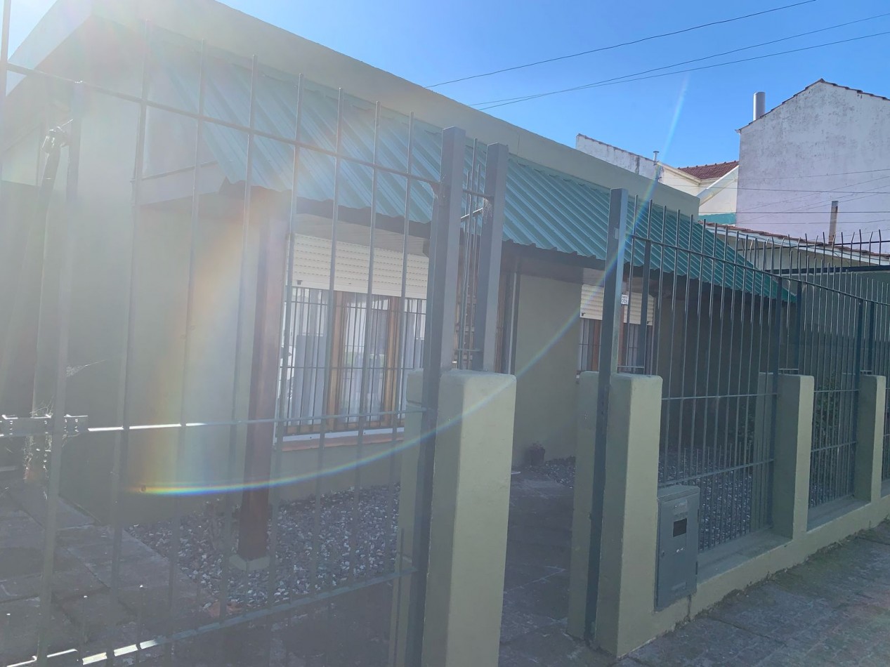 CASA DE 3 AMB. CON AMPLIO GALPON COCHERA
