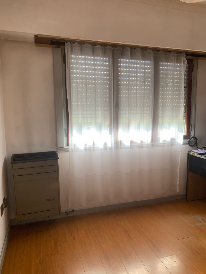 CASA DE 3 AMB. CON AMPLIO GALPON COCHERA