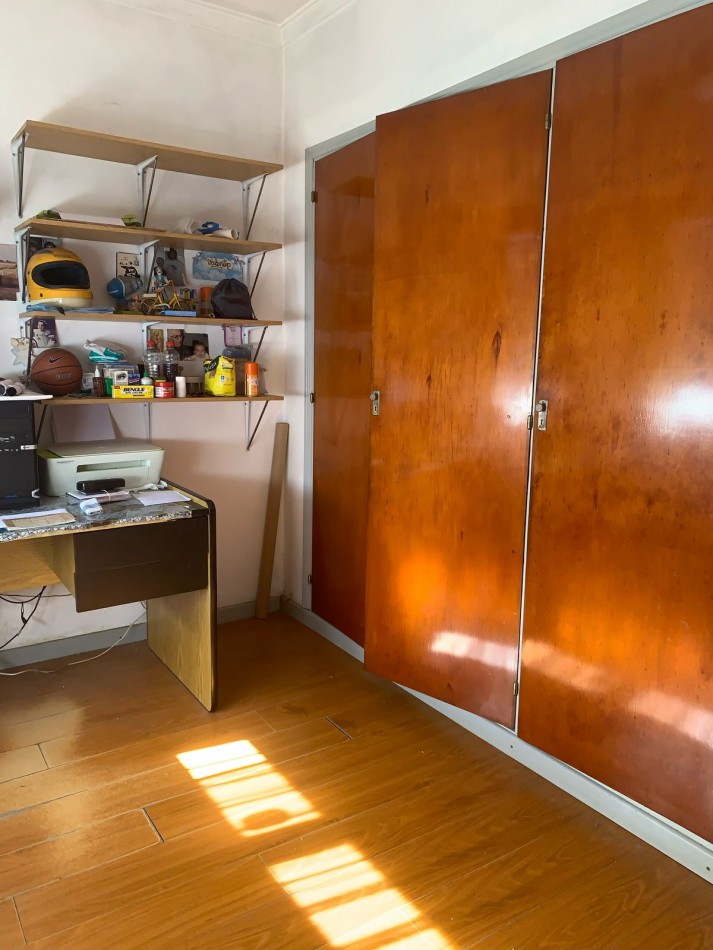 CASA DE 3 AMB. CON AMPLIO GALPON COCHERA