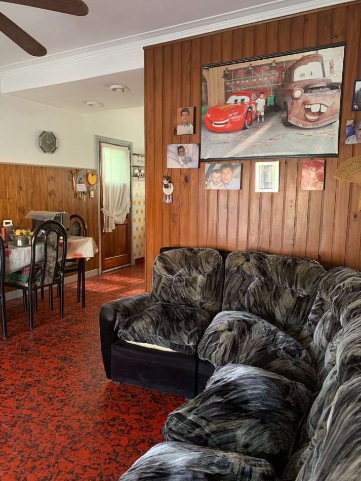 CASA DE 3 AMB. CON AMPLIO GALPON COCHERA