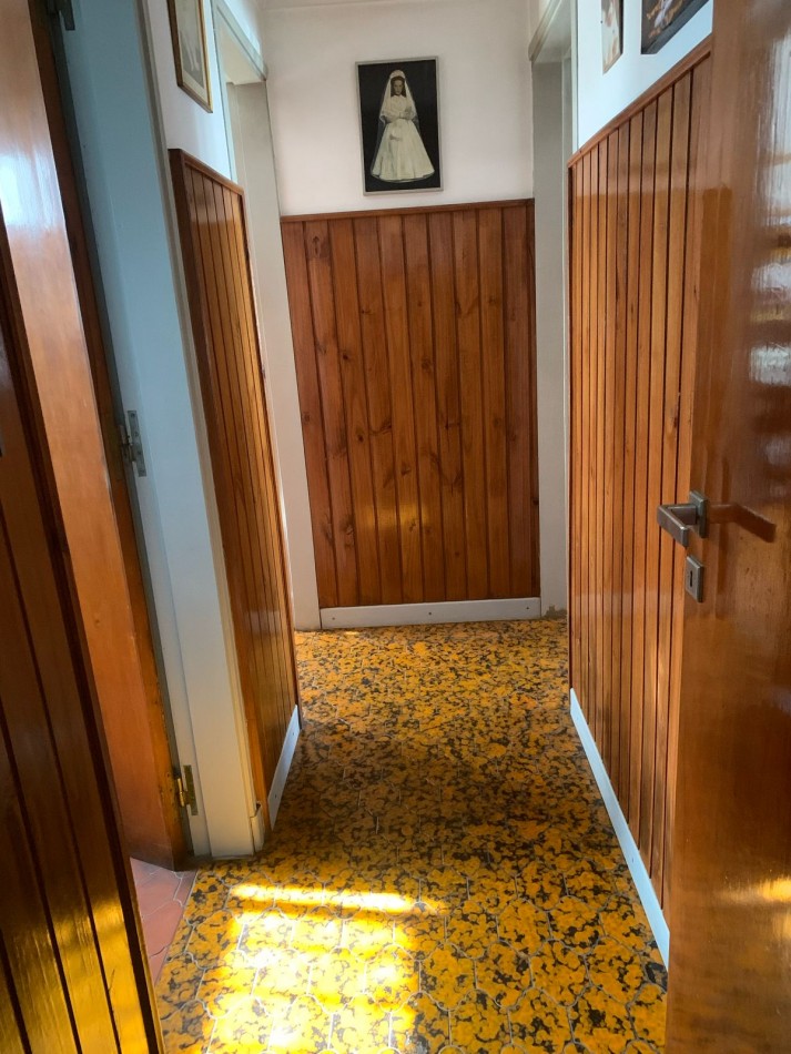 CASA DE 3 AMB. CON AMPLIO GALPON COCHERA