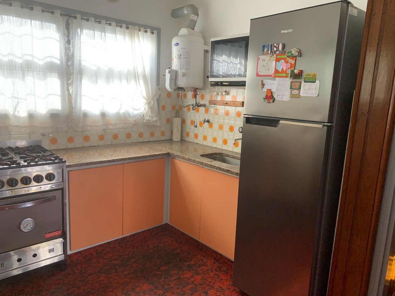 CASA DE 3 AMB. CON AMPLIO GALPON COCHERA