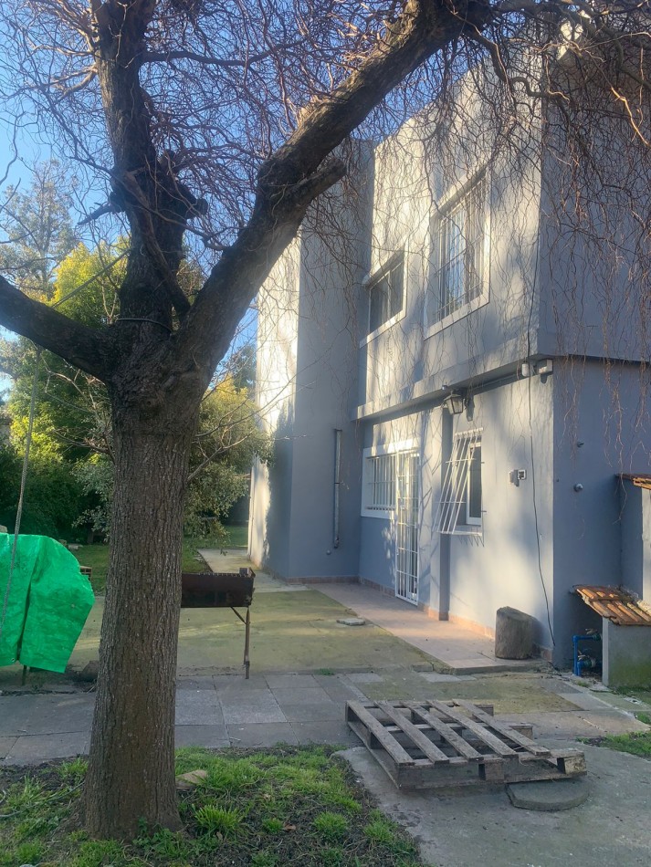 IMPORTANTE CASA  RECICLADA  DE 6 AMBIENTES CON HAB ITACION Y BAÑO DE SERVICIO-BOSQUE PERALTA RAMOS 