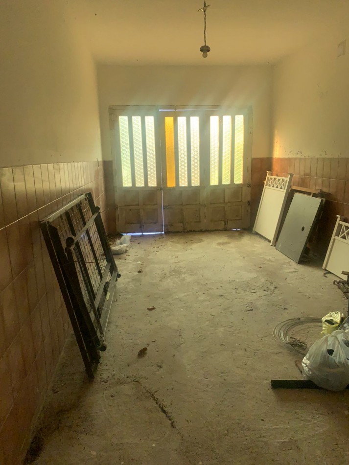 IMPORTANTE CASA  RECICLADA  DE 6 AMBIENTES CON HAB ITACION Y BAÑO DE SERVICIO-BOSQUE PERALTA RAMOS 