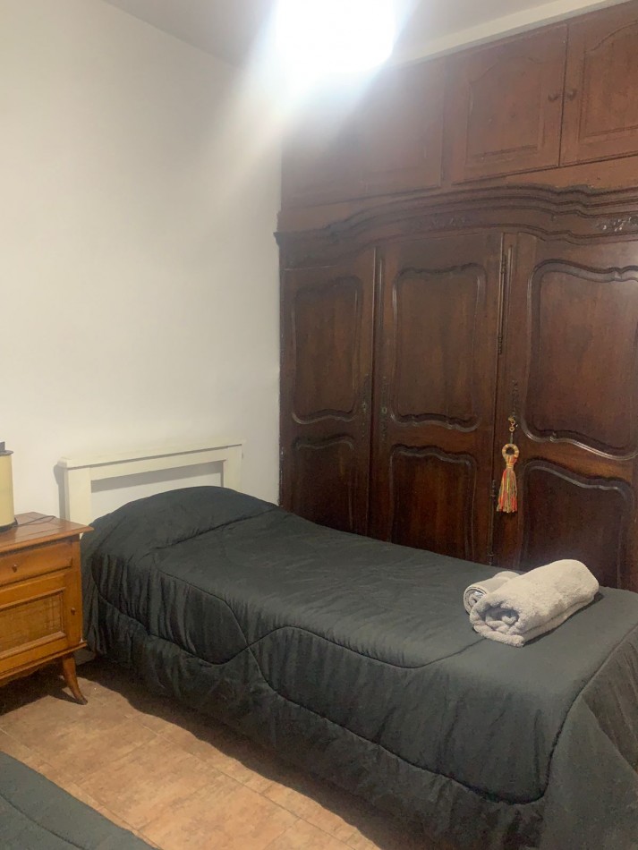 IMPORTANTE CASA  RECICLADA  DE 6 AMBIENTES CON HAB ITACION Y BAÑO DE SERVICIO-BOSQUE PERALTA RAMOS 