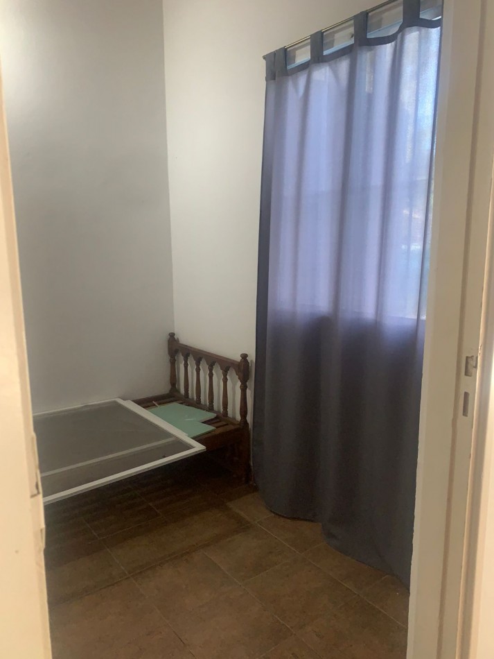 IMPORTANTE CASA  RECICLADA  DE 6 AMBIENTES CON HAB ITACION Y BAÑO DE SERVICIO-BOSQUE PERALTA RAMOS 