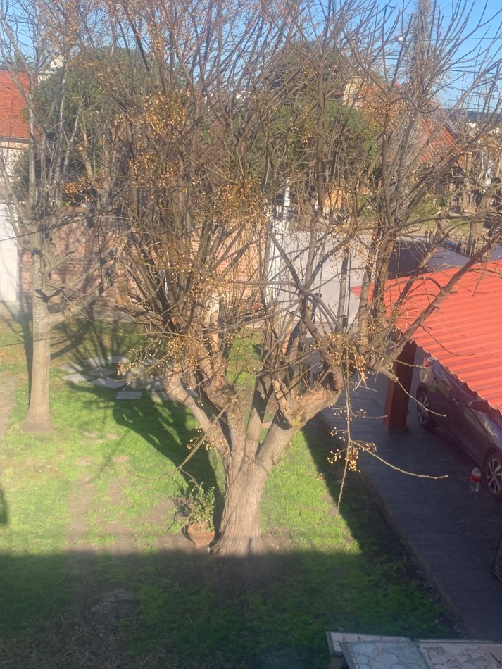 EN BLOQUE DOS CASAS DE 5 AMB Y 3 AMB - A 400 METROS DEL MAR  - MUY  BUEN ESTADO ORIGINAL. -PUNTA MOGOTES 