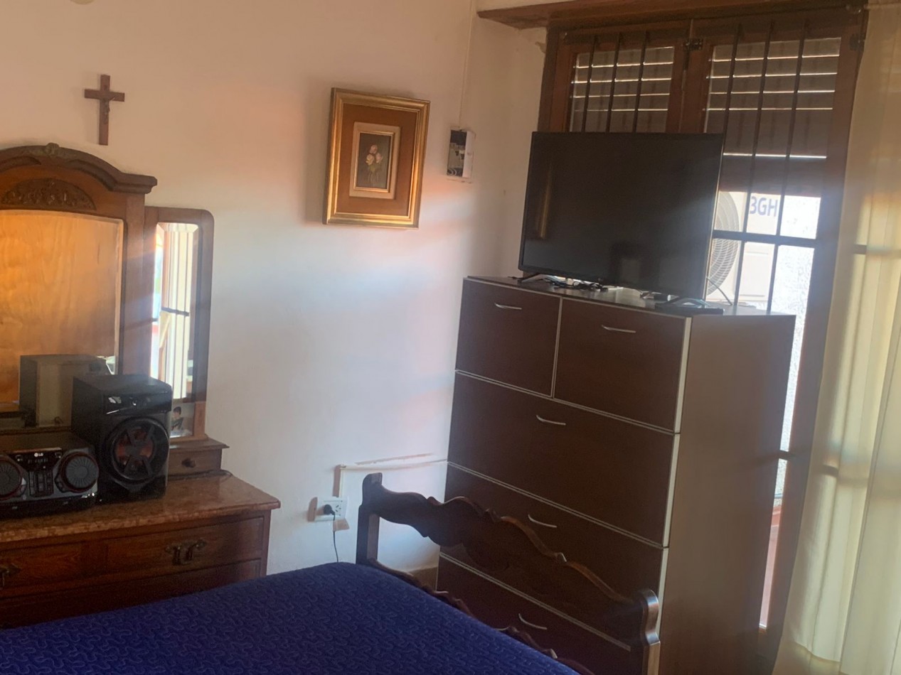 EN BLOQUE DOS CASAS DE 5 AMB Y 3 AMB - A 400 METROS DEL MAR  - MUY  BUEN ESTADO ORIGINAL. -PUNTA MOGOTES 