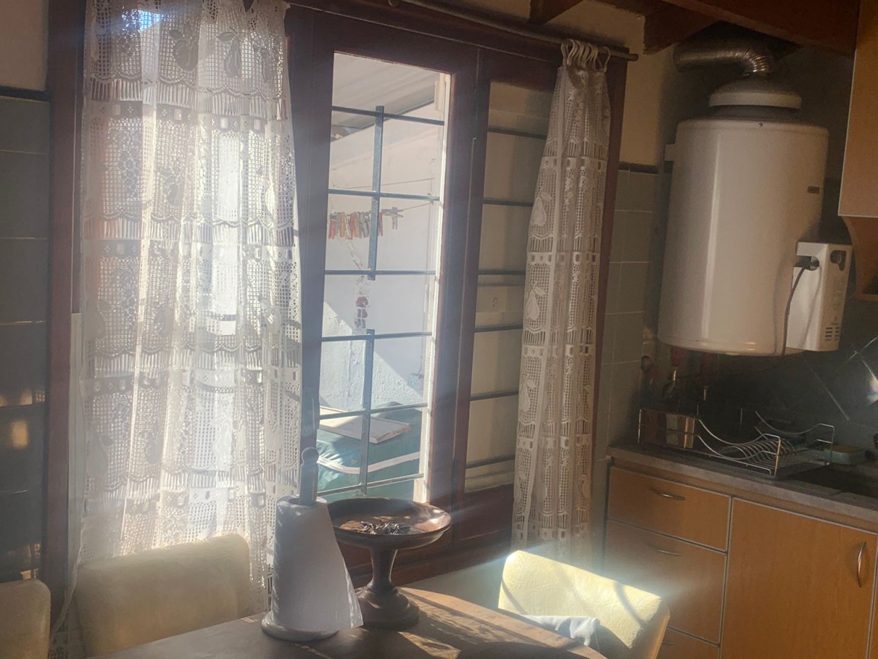 EN BLOQUE DOS CASAS DE 5 AMB Y 3 AMB - A 400 METROS DEL MAR  - MUY  BUEN ESTADO ORIGINAL. -PUNTA MOGOTES 