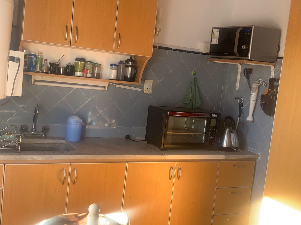 EN BLOQUE DOS CASAS DE 5 AMB Y 3 AMB - A 400 METROS DEL MAR  - MUY  BUEN ESTADO ORIGINAL. -PUNTA MOGOTES 