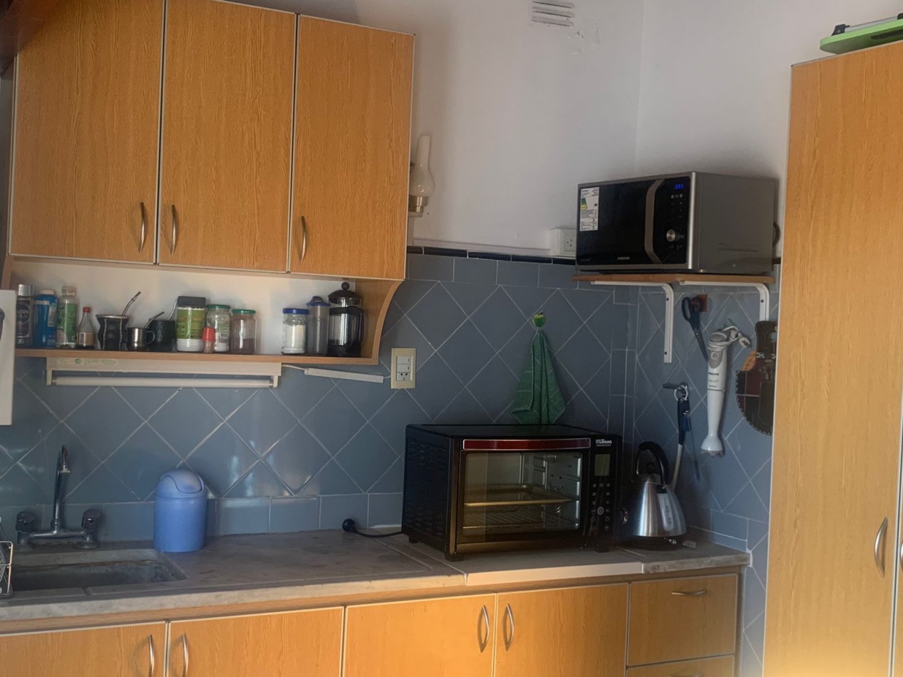 EN BLOQUE DOS CASAS DE 5 AMB Y 3 AMB - A 400 METROS DEL MAR  - MUY  BUEN ESTADO ORIGINAL. -PUNTA MOGOTES 