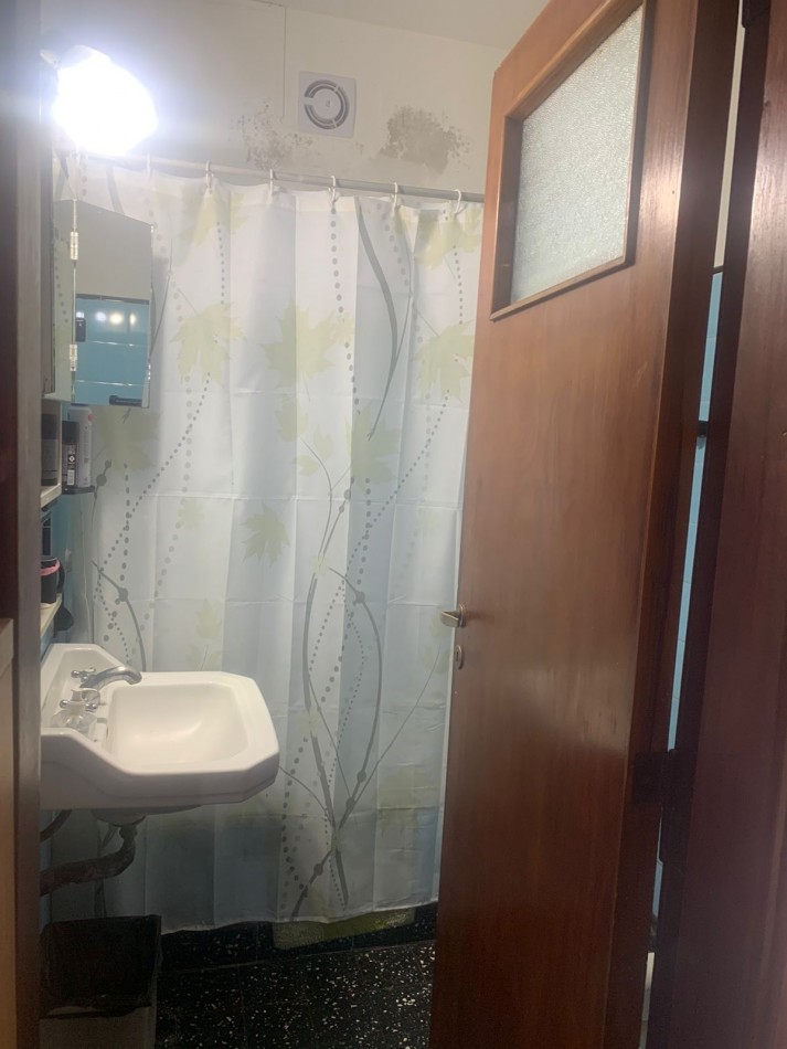 EN BLOQUE DOS CASAS DE 5 AMB Y 3 AMB - A 400 METROS DEL MAR  - MUY  BUEN ESTADO ORIGINAL. -PUNTA MOGOTES 