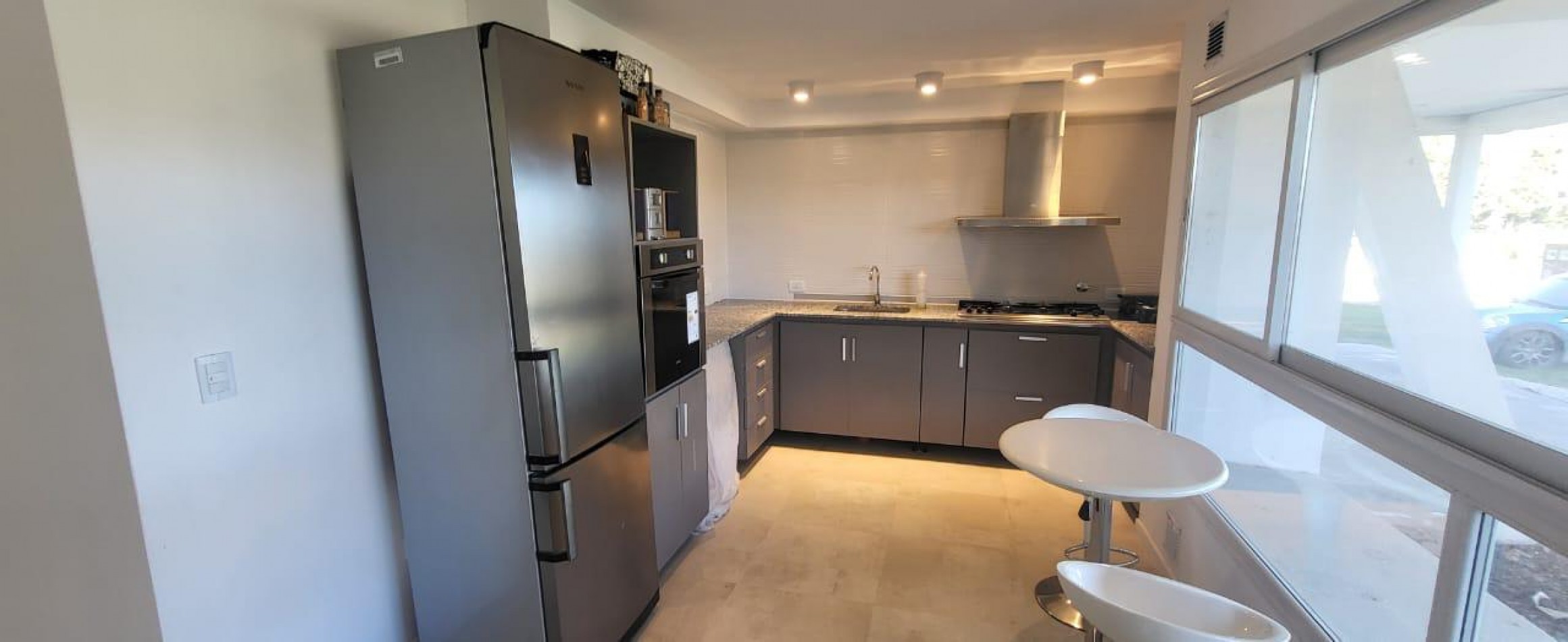 CASA DE CORTE MODERNO  A ESTRENAR -ACEPTA PERMUTA - BARRIO PRIVADO TIERRA DEL MAR 