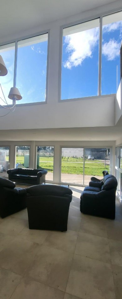 CASA DE CORTE MODERNO  A ESTRENAR -ACEPTA PERMUTA - BARRIO PRIVADO TIERRA DEL MAR 