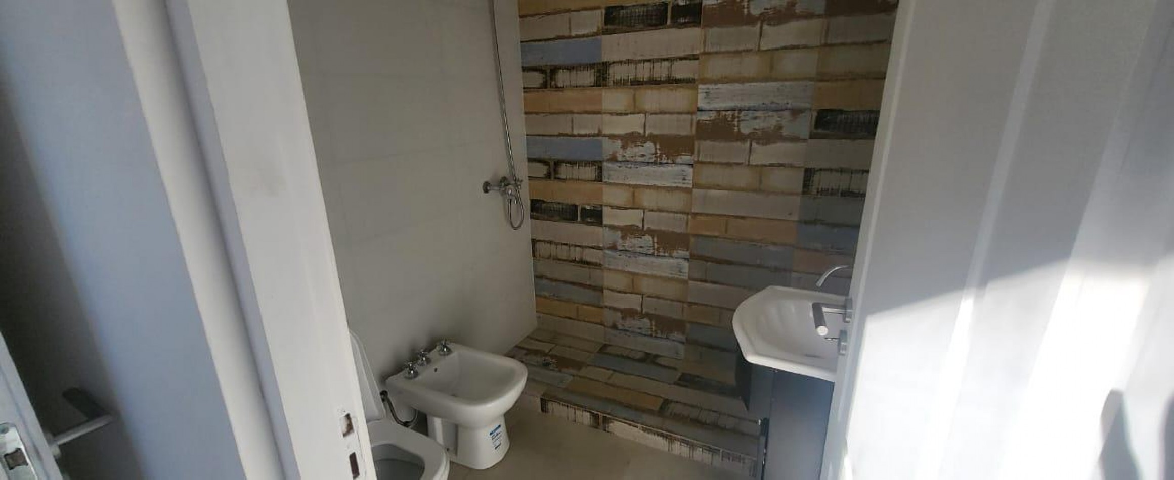 CASA DE CORTE MODERNO  A ESTRENAR -ACEPTA PERMUTA - BARRIO PRIVADO TIERRA DEL MAR 