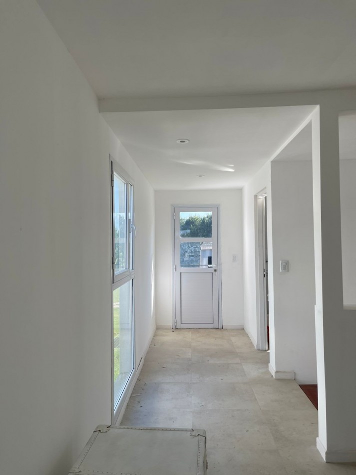 CASA DE CORTE MODERNO  A ESTRENAR -ACEPTA PERMUTA - BARRIO PRIVADO TIERRA DEL MAR 