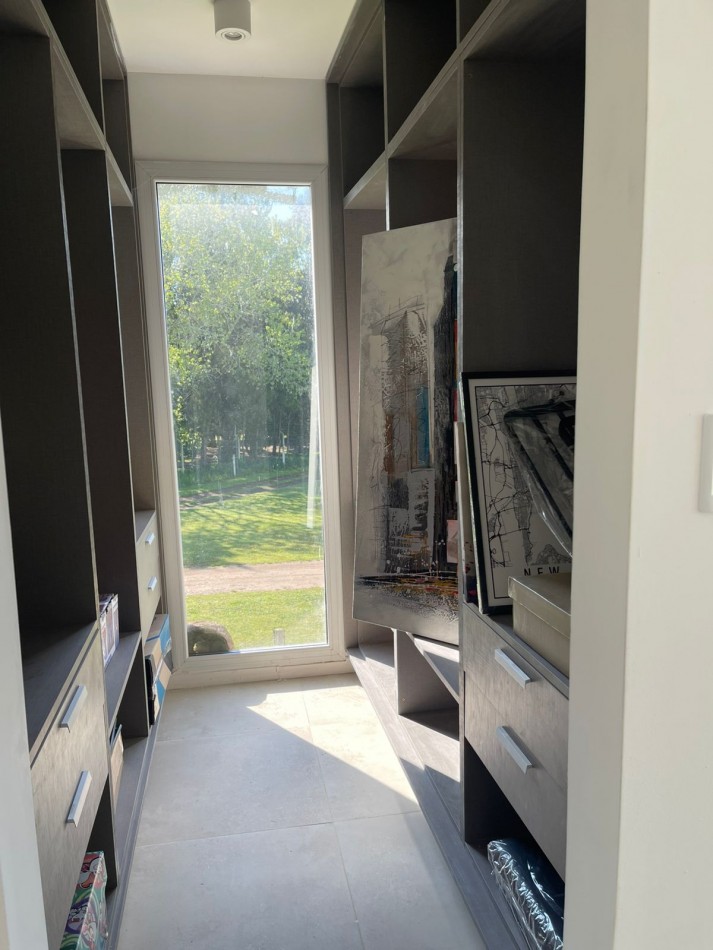 CASA DE CORTE MODERNO  A ESTRENAR -ACEPTA PERMUTA - BARRIO PRIVADO TIERRA DEL MAR 