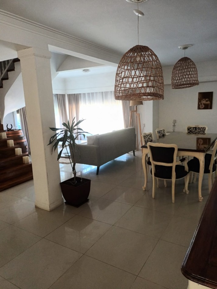 CASA CORTE MODERNO - SAN  CARLOS-a metros golf Playa Grande-EQUIPADO PARA7 HUESPEDES 