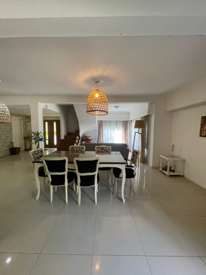 CASA CORTE MODERNO - SAN  CARLOS-a metros golf Playa Grande-EQUIPADO PARA7 HUESPEDES 