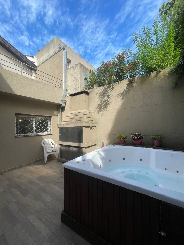 CASA CORTE MODERNO - SAN  CARLOS-a metros golf Playa Grande-EQUIPADO PARA7 HUESPEDES 