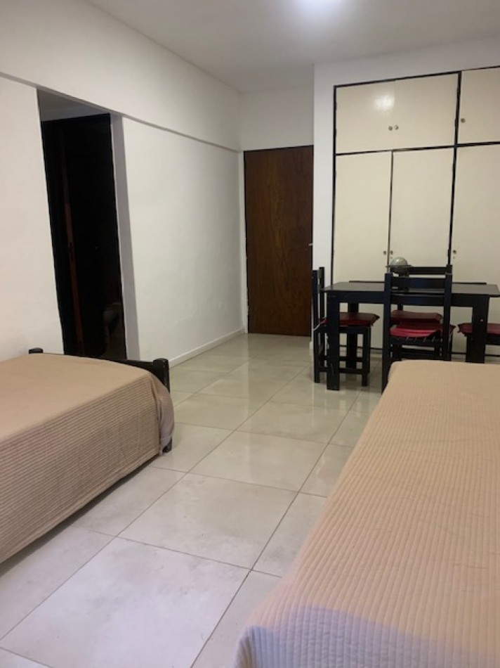 MONOAMBIENTE TOTALMENTE RECICLADO CON PATIO SOBRE AV DE LOS TRABAJADORES -PUNTA MOGOTES