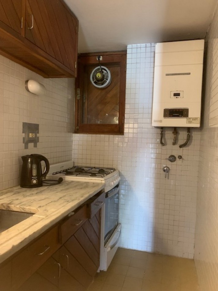 CASA DE LADRILLOS C/ 3 HAB Y PARQUE