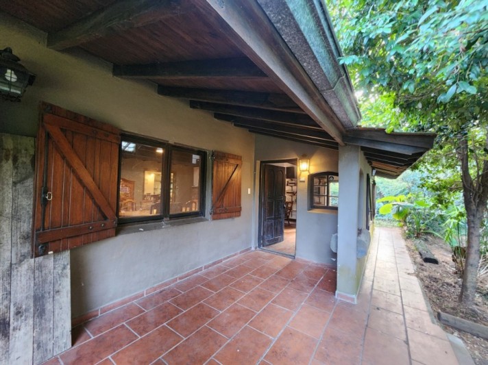 CHALET SOBRE 3 LOTES RECICLADO -BOSQUE PERALTA RAMOS